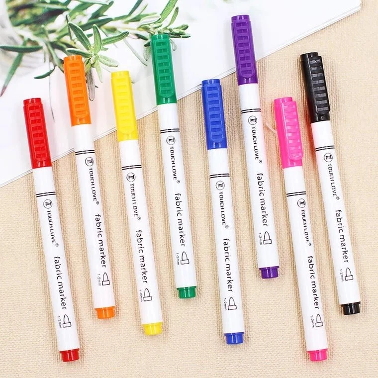 8 kleuren permanente textielmarker